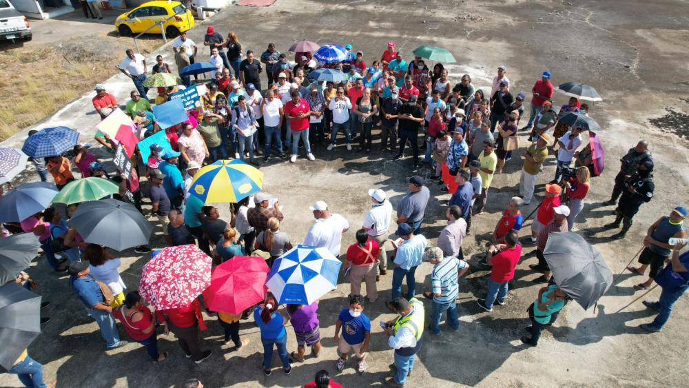 Residentes De Burunga En Arraij N Exigen Agua Potable