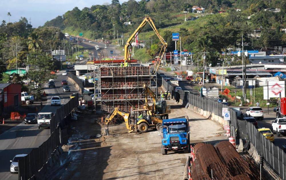 Habilitan desvío provisional del puente vehicular con dirección al