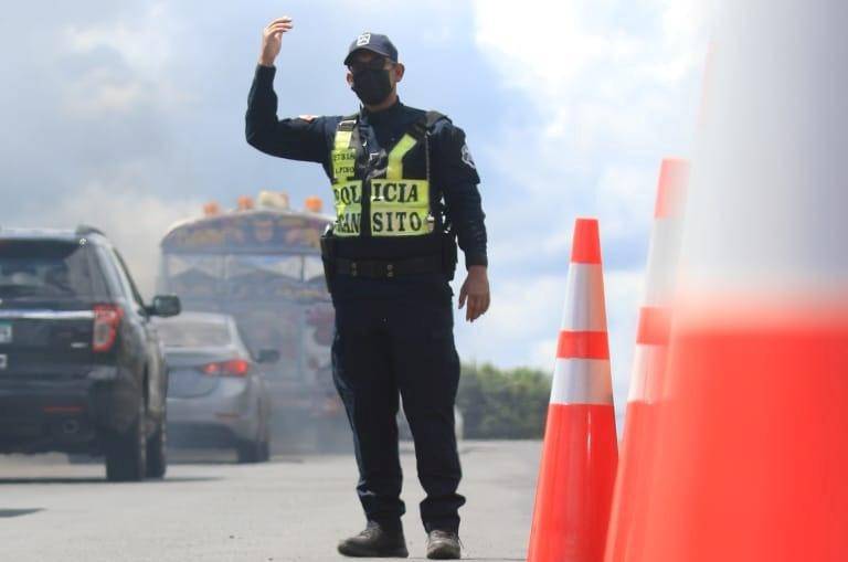 La Policía Nacional activa operativos de inversión de carriles por Carnaval