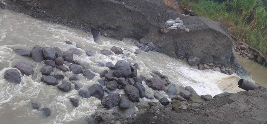 Potabilizadora de San Bartolo está fuera de operaciones por crecida del río