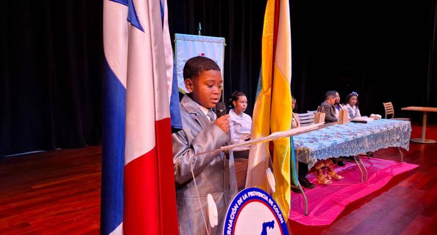 Niños colonenses asumen dirección de instituciones gubernamentales en celebración del Día del Estudiante