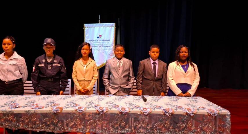 Niños colonenses asumen dirección de instituciones gubernamentales en celebración del Día del Estudiante