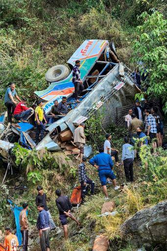 Al menos 36 muertos en un accidente de autobús en India