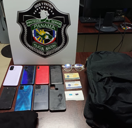 Policía detiene a un sujeto con 7 celulares hurtados en el Metro de Panamá