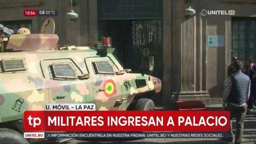 Militares intentan ingresar por la fuerza al palacio presidencial en La Paz