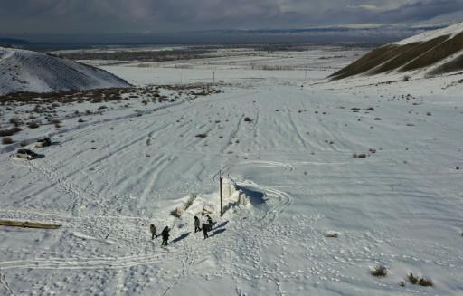 Crean glaciares artificiales para salvar a sus rebaños