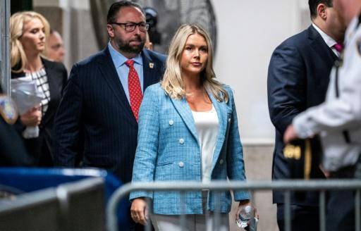 Karoline Leavitt llega a un tribunal penal de Manhattan para un juicio a Donald Trump, el 29 de mayo de 2024 en Nueva York