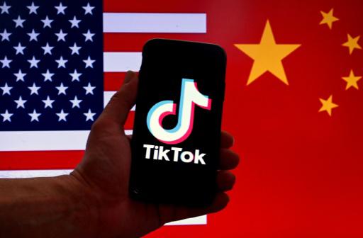 El gobierno de EEUU alega que TikTok permite a Pekín recopilar datos privados y espiar a los usuarios, además de funcionar como plataforma de propaganda oficialista, un argumento rechazado por China y por Bytedance, la empresa dueña de la app