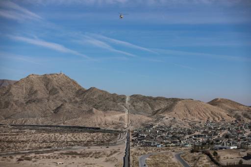 Una imagen de Ciudad Juárez, en el estado mexicano de Chihuahua, y de Sunland Park, en el estado estadounidense de Nuevo México, captada el 3 de febrero de 2025, durante la visita del secretario de Defensa de EEUU, Pete Hegseth, a la frontera