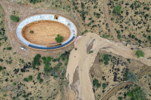 Una escuela es un oasis de frescura en pleno desierto de India