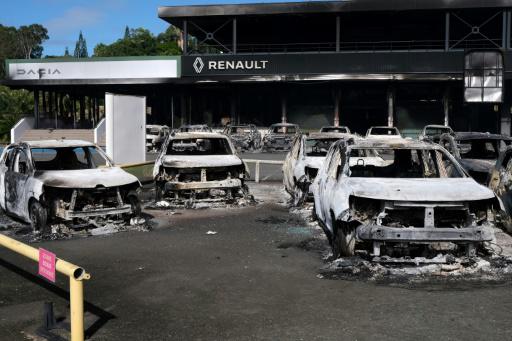 Francia despliega a su ejército en Nueva Caledonia tras una tercera noche de disturbios