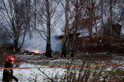 Los restos del avión de carga accidentado el 25 de noviembre de 2024 cerca del aeropuerto internacional de Vilna