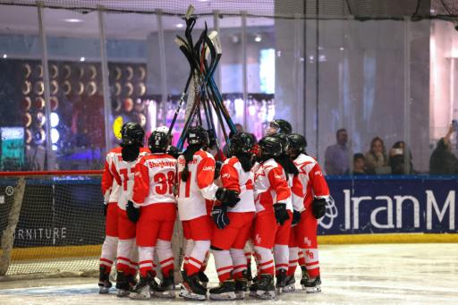 El hockey sobre hielo encuentra su sitio en Irán gracias a las mujeres