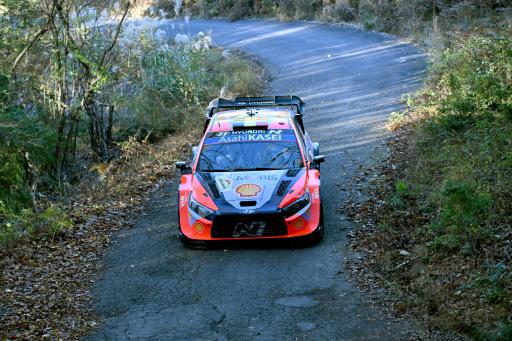 El belga Thierry Neuville pilota su Hyundai en el rally de Japón, la última prueba de la temporada de WRC, en la ciudad de Ena el 23 de noviembre de 2024