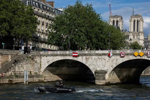 El estado del Sena y la lluvia condicionan preparativos para JJ OO de París-2024