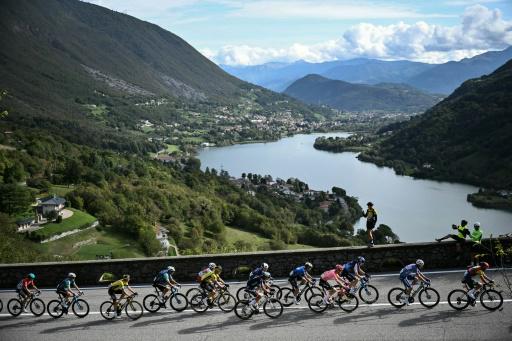 Pogacar reina también en Lombardía para cerrar una temporada monumental