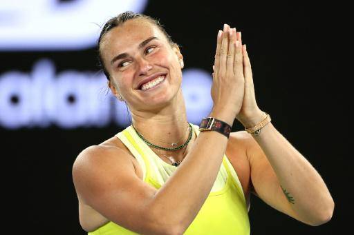 Aryna Sabalenka celebra el triunfo sobre la rusa Anastasia Pavlyuchenkova en el partido de cuartos de final del último Abierto de Australia, el 21 de enero de 2025 en Melbourne