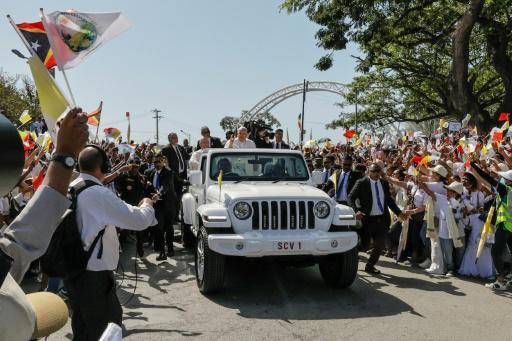 El papa Francisco llega a Timor Oriental, tercera etapa de su gira por Asia-Pacífico