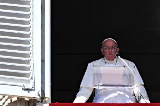 El papa urge respetar a los cascos azules de la ONU en Líbano