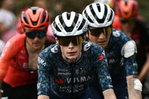 Bardet se lleva la primera etapa del Tour y el primer maillot amarillo