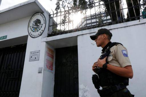 La policía de Ecuador irrumpe en la embajada de México y detiene al exvicepresidente Jorge Glas