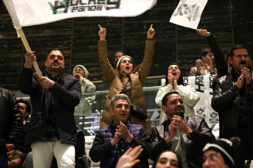 El hockey sobre hielo encuentra su sitio en Irán gracias a las mujeres