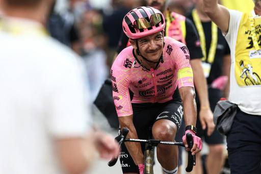 Carapaz ofrece a Ecuador el primer maillot amarillo en el Tour de Francia