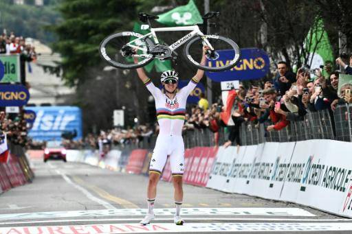 Pogacar reina también en Lombardía para cerrar una temporada monumental