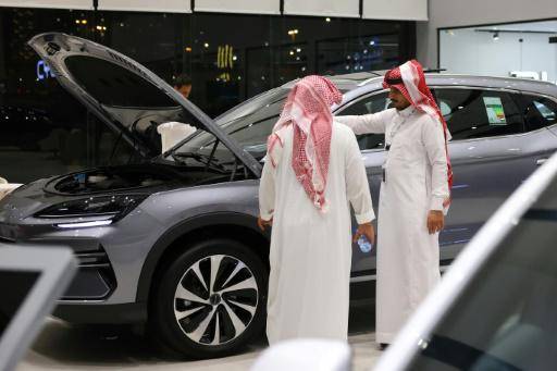 Los vehículos eléctricos ganan terreno en Arabia Saudita, pero como segundo coche