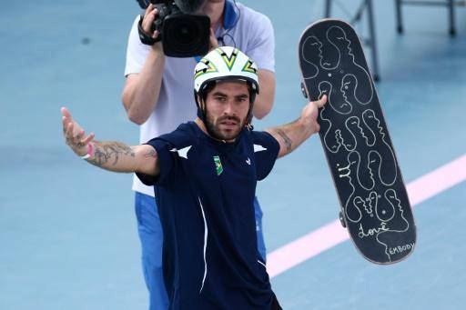 El skater brasileño Augusto Akio logra el bronce en la prueba de parque