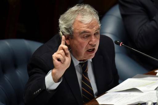 AFP | El entonces ministro del Interior uruguayo, Luis Alberto Heber, habla ante el Congreso de su país, el 22 de agosto de 2022 en Montevideo.