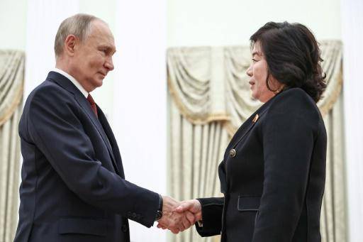 Putin se reunió con la canciller de Corea del Norte en el Kremlin