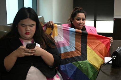 Senado tailandés aprueba la ley de matrimonio igualitario en primera lectura