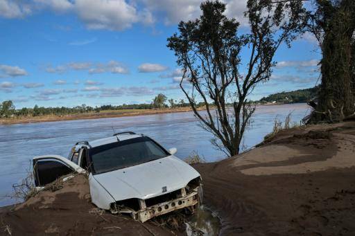 Retirada parcial del agua muestra estragos en sur de Brasil, que recibirá ayuda de BRICS