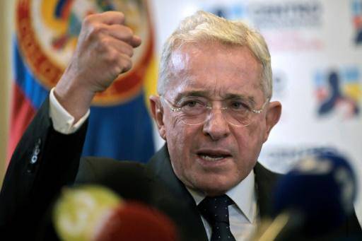 La defensa del expresidente colombiano Álvaro Uribe pide anular los cargos de soborno