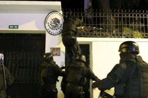 La policía de Ecuador irrumpe en la embajada de México y detiene al exvicepresidente Jorge Glas