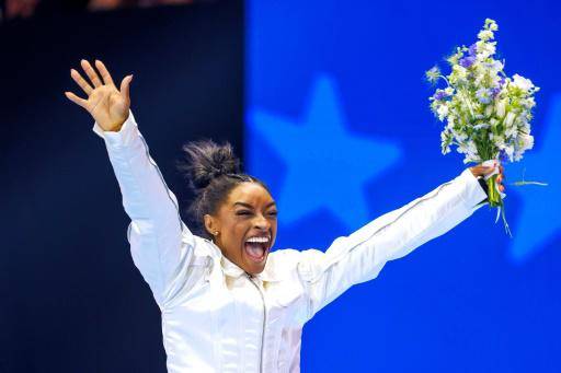 Biles, Ledecky y LeBron en delegación olímpica de EEUU con 592 atletas