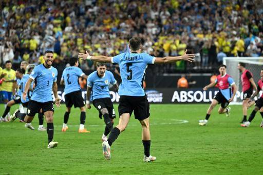 Uruguay tumba a Brasil en penales y va por Colombia en semifinales