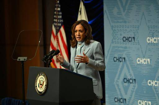 Harris dice a latinos que un nuevo mandato de Trump hará retroceder a EEUU