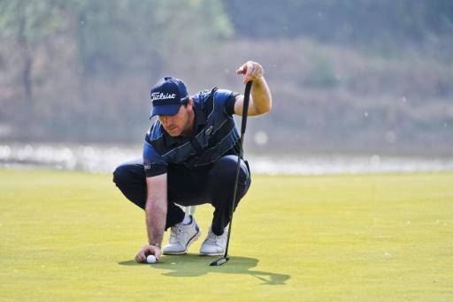 El jugador francés Julien Guerrier juega la tercera ronda del Abierto de China de golf el 28 de abril de 2018 en Pekín