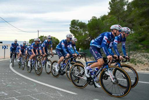 Una autopista para ciclistas en la Costa Blanca, hormiguero del ciclismo profesional