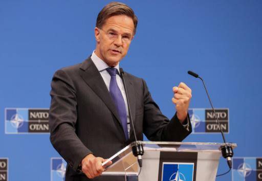 Mark Rutte habla en una rueda de prensa durante una reunión con los ministros de Defensa de la OTAN, el 18 de octubre de 2024 en Bruselas