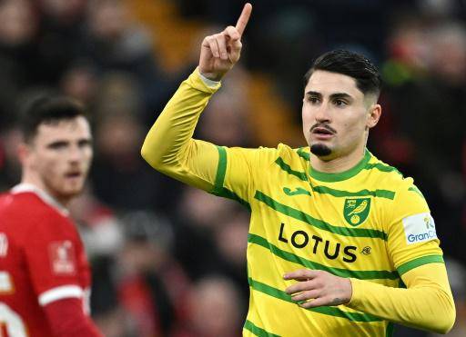 Borja Sainz celebra un gol para el Norwich en un partido de la Copa de Inglaterra ante el Liverpool. En Liverpool (noroeste de Inglaterra), el 28 de enero de 2024