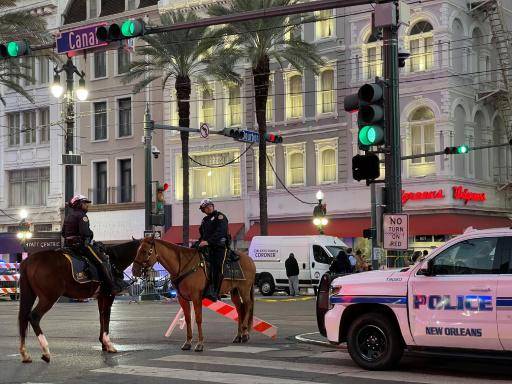 Un vehículo se lanza contra la multitud y causa 10 muertos y 35 heridos en Nueva Orleans