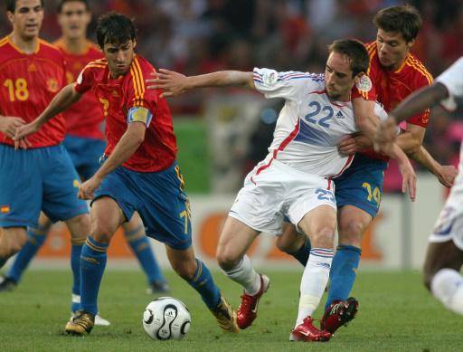 España-Francia, duelo de estilos con la final de la Eurocopa como premio