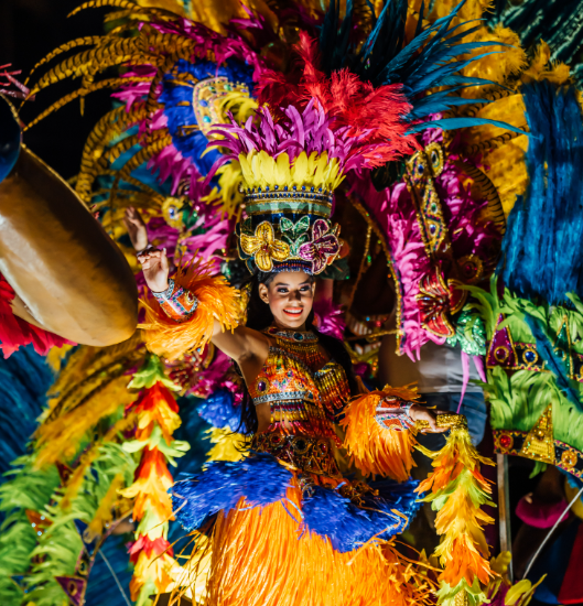 Soberanas veragüenses engalanan el Carnaval