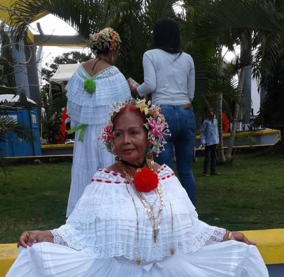 Regresa el Desfile de la Pollera Blanca