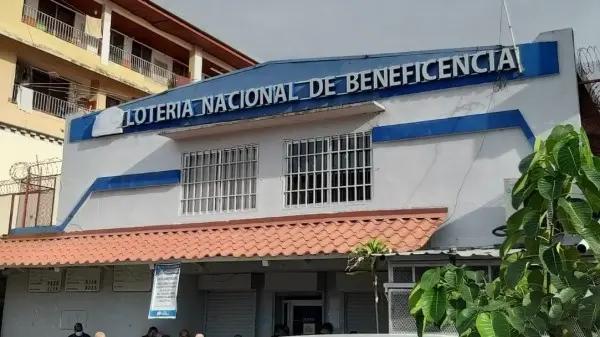 Lotería entrega seis cheques por B/.4,967,755 al Estado