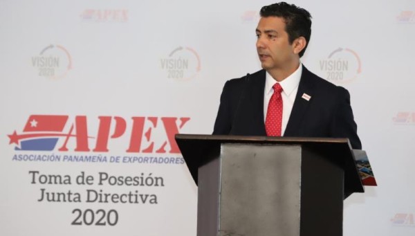 Roberto Tribaldos asume puesto como presidente de APEX