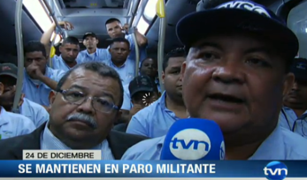 Continúa paro del metro bus, caos en las calles